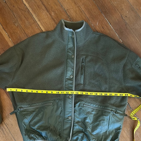 Madewell (Re)sourced Sherpa Snap-Front Jacket in Kale - Picture 11 of 11